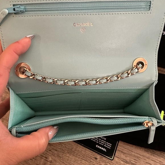 Chanel Wallet on Chain 💯 authentic - Picture 7 of 14